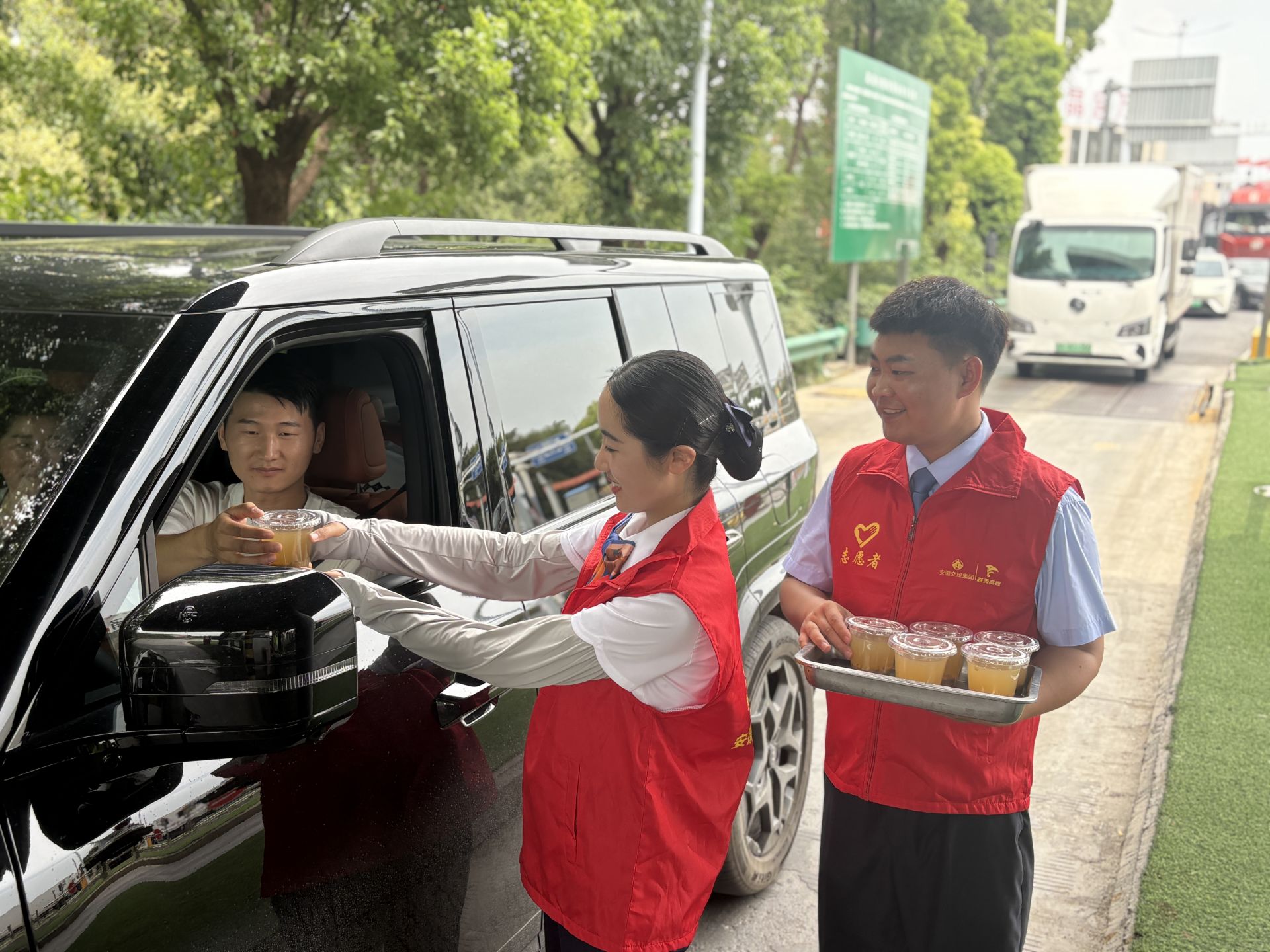 亳州中心太和站——夏季送清凉  温暖伴旅途